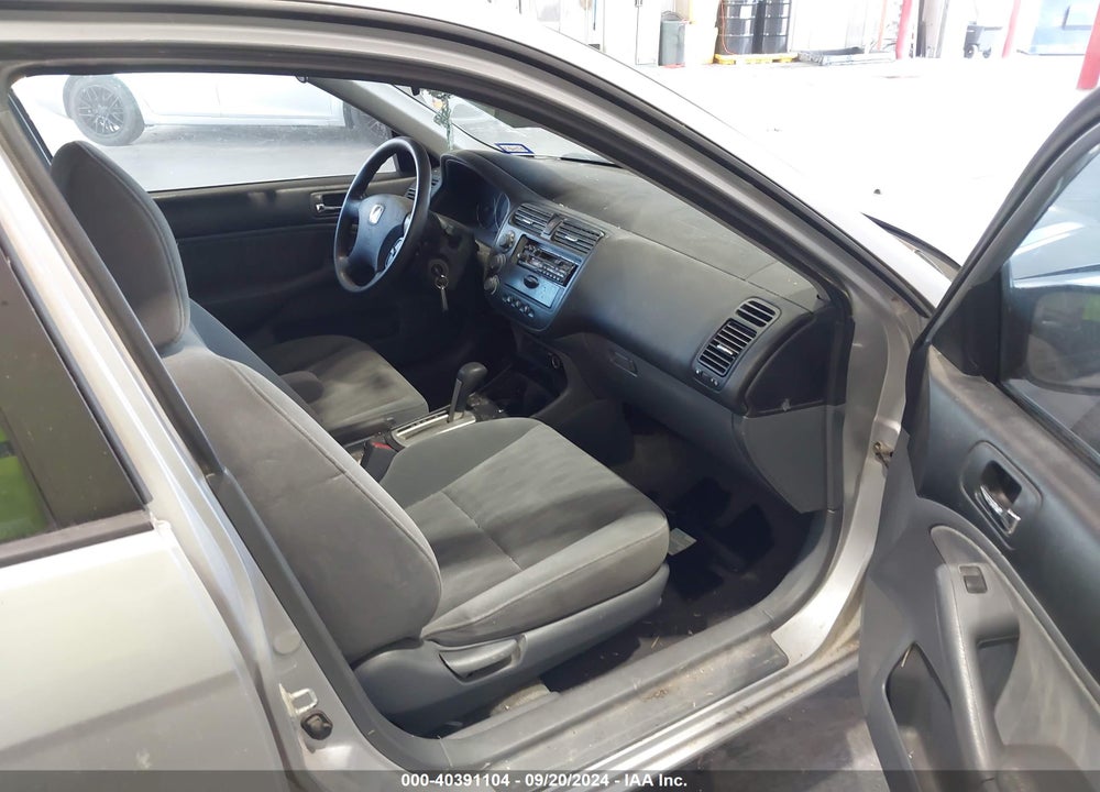 2005 HONDA CIVIC LX VIN: 2HGES16515H588729