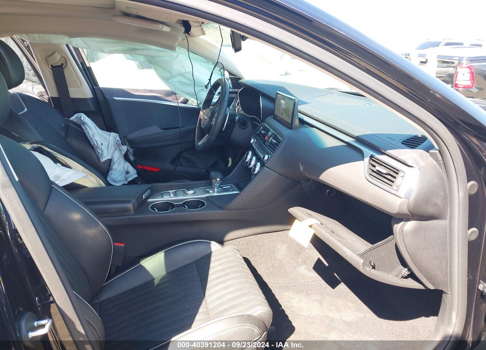 2022 GENESIS G70 2.0T RWD VIN: KMTG34TA2NU086267