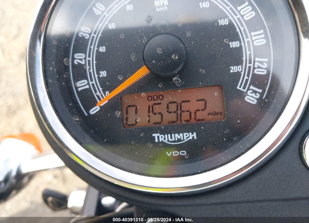 2012 TRIUMPH MOTORCYCLE BONNEVILLE VIN: SMT900K10CT505182