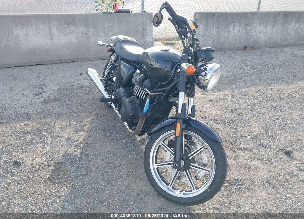 2012 TRIUMPH MOTORCYCLE BONNEVILLE VIN: SMT900K10CT505182