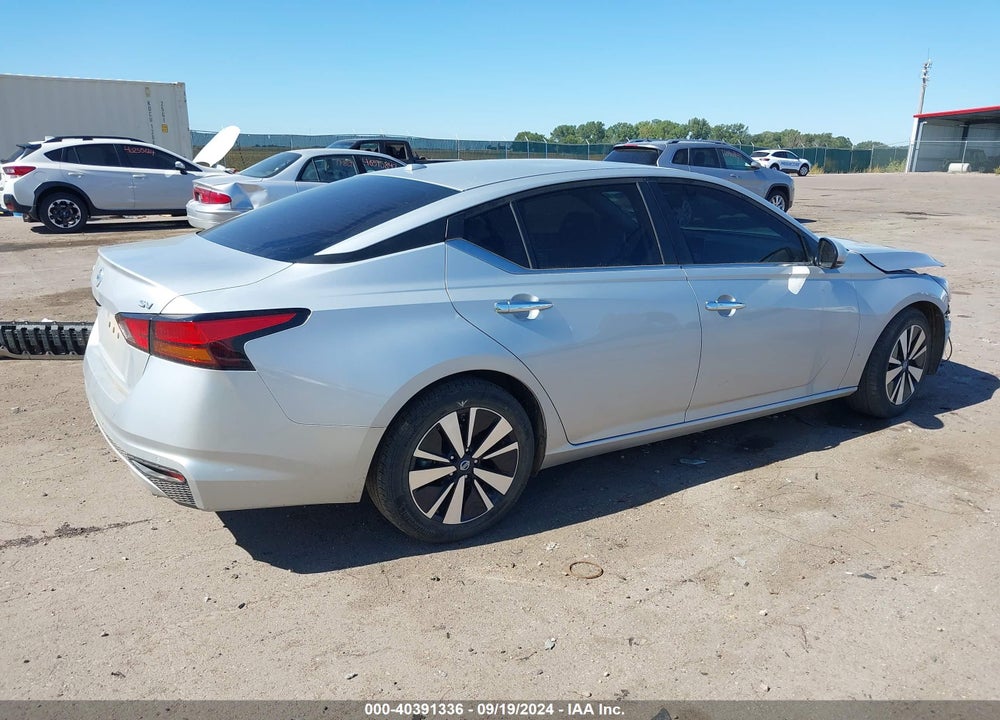 2022 NISSAN ALTIMA SV FWD VIN: 1N4BL4DV4NN328762