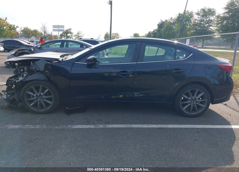 2018 MAZDA 3 TOURING VIN: 3MZBN1V31JM229396