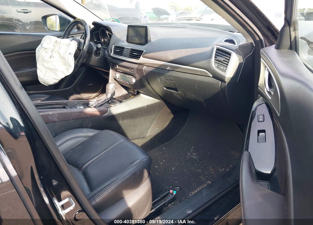 2018 MAZDA 3 TOURING VIN: 3MZBN1V31JM229396