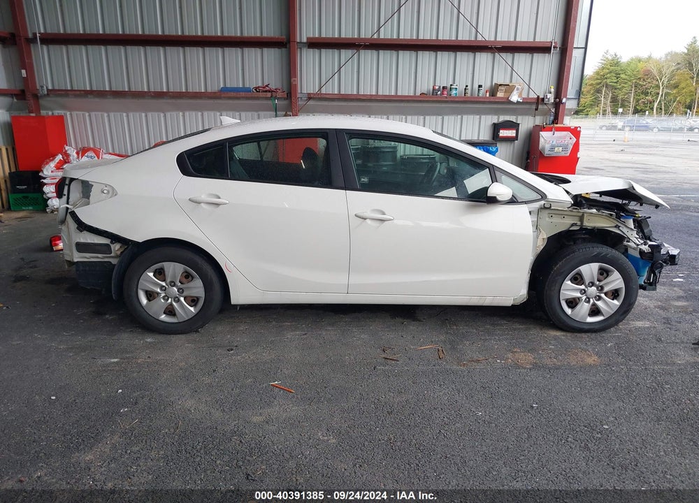 2017 KIA FORTE LX VIN: 3KPFK4A73HE102015