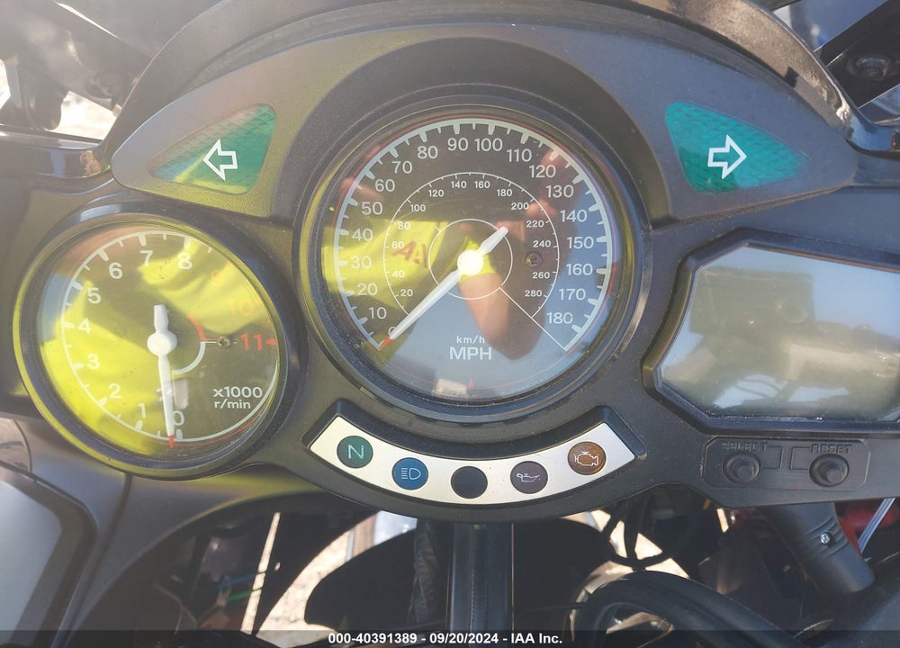 2005 YAMAHA FJR1300 VIN: JYARP07E95A003013