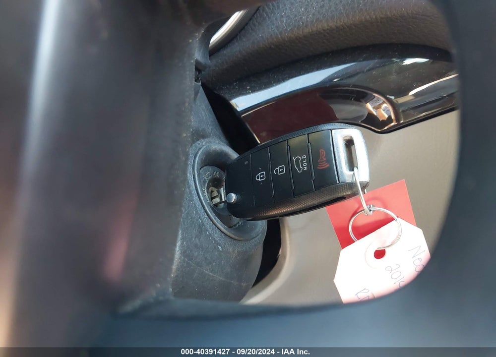 2014 KIA SORENTO LX VIN: 5XYKT3A61EG445031