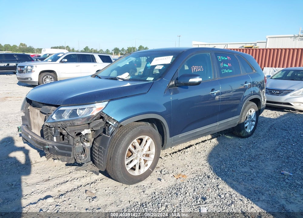 2014 KIA SORENTO LX VIN: 5XYKT3A61EG445031