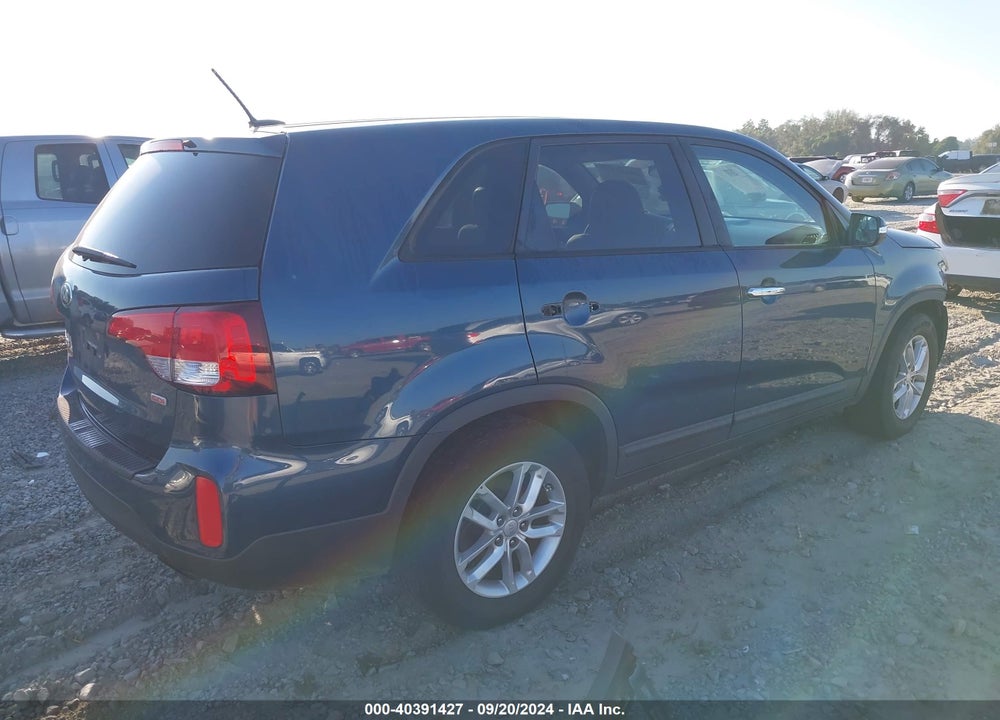 2014 KIA SORENTO LX VIN: 5XYKT3A61EG445031