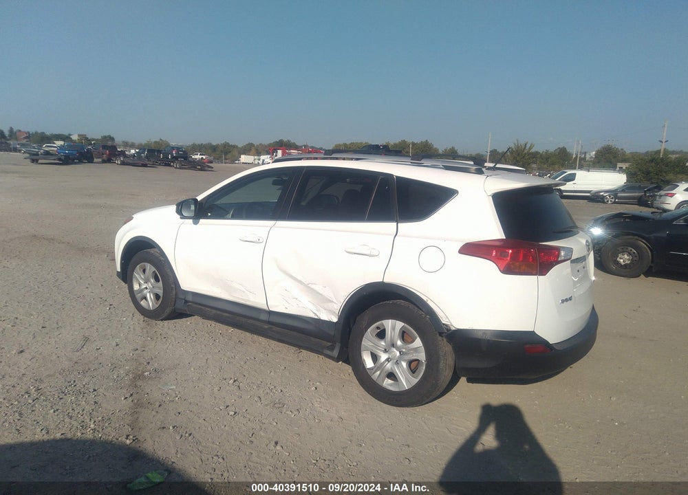 2015 TOYOTA RAV4 LE VIN: 2T3BFREV7FW258410