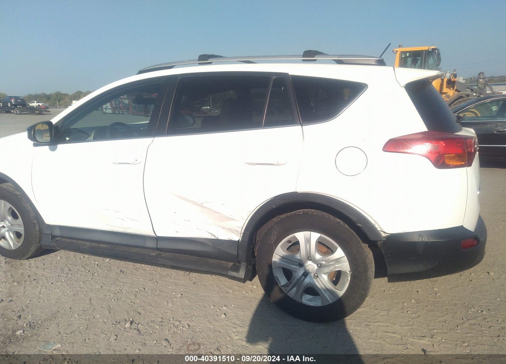 2015 TOYOTA RAV4 LE VIN: 2T3BFREV7FW258410