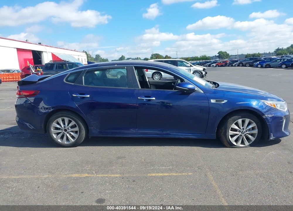 2018 KIA OPTIMA S VIN: 5XXGT4L37JG191211
