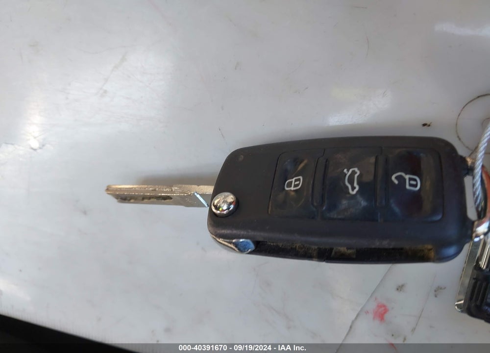 2012 VOLKSWAGEN JETTA 2.5L SE VIN: 3VWDP7AJ2CM313983
