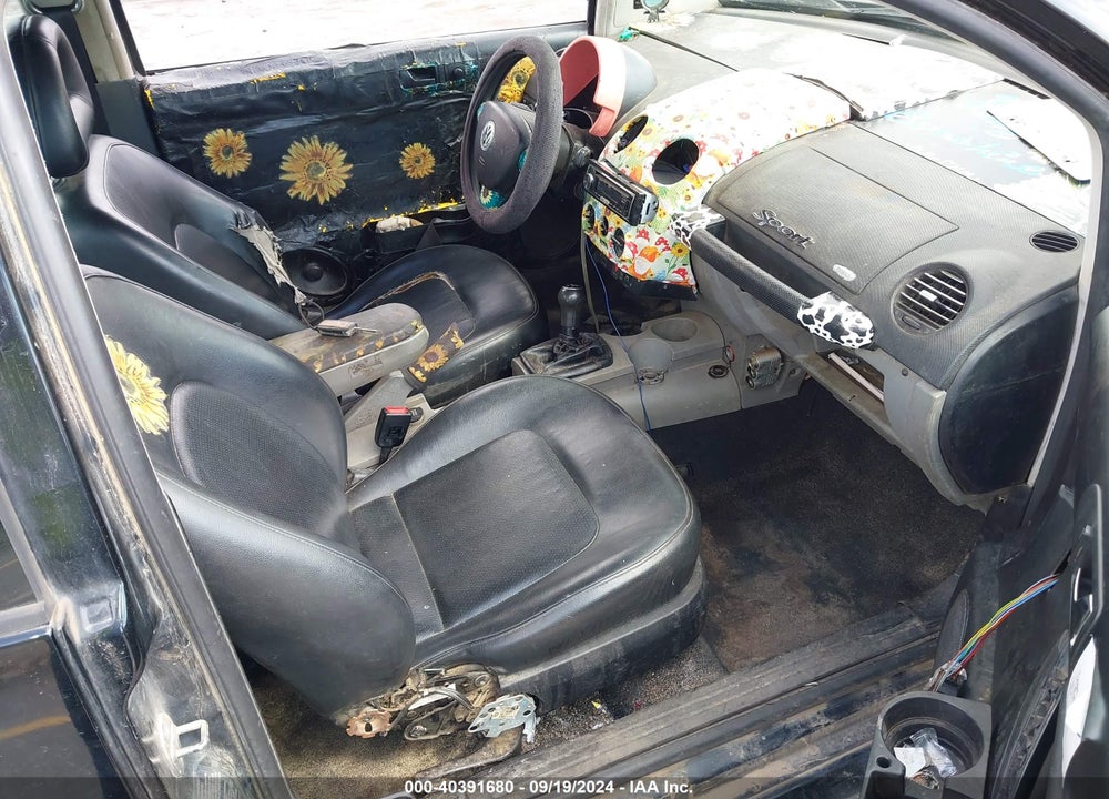 2000 VOLKSWAGEN NEW BEETLE GLS VIN: 3VWCC21C3YM458999
