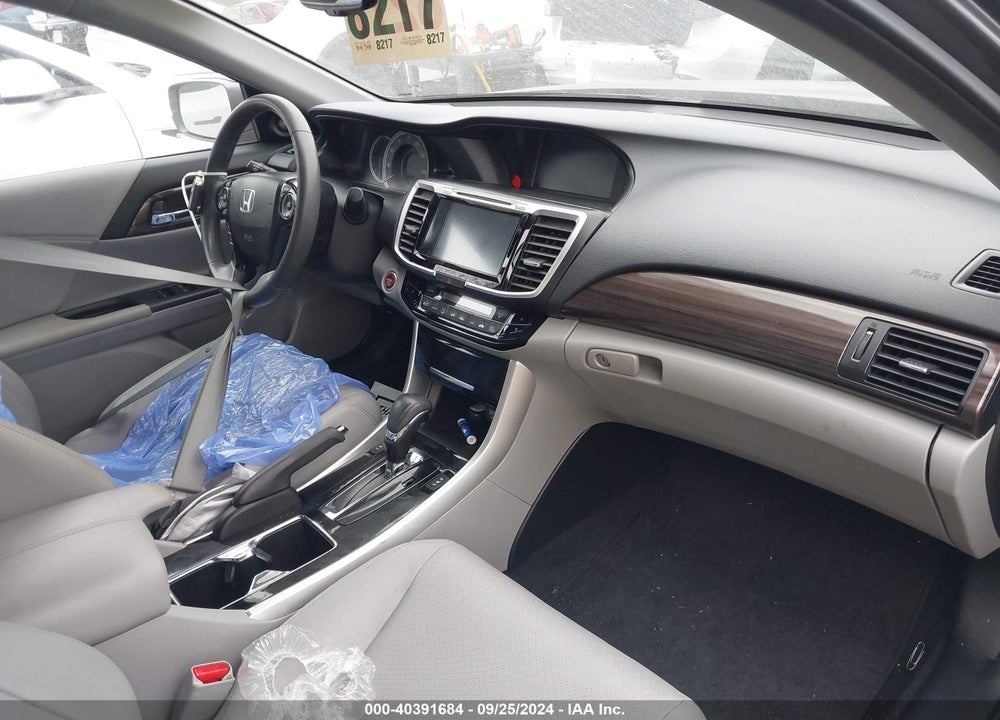 2017 HONDA ACCORD EX-L VIN: 1HGCR2F84HA069406