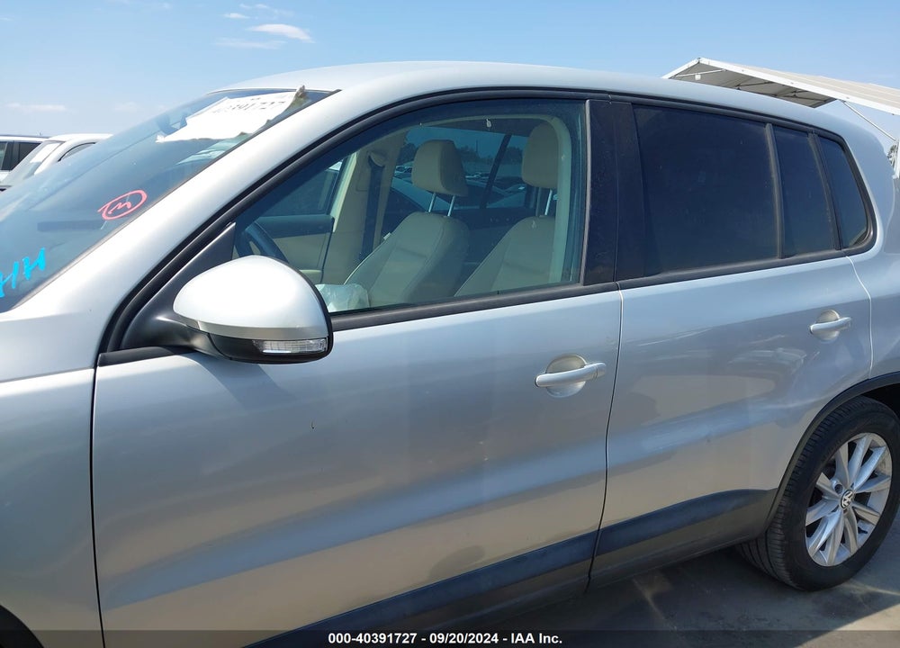 2014 VOLKSWAGEN TIGUAN SE VIN: WVGAV3AX5EW042442