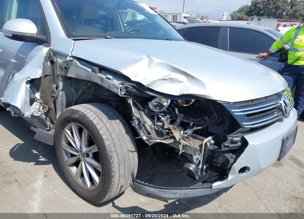 2014 VOLKSWAGEN TIGUAN SE VIN: WVGAV3AX5EW042442