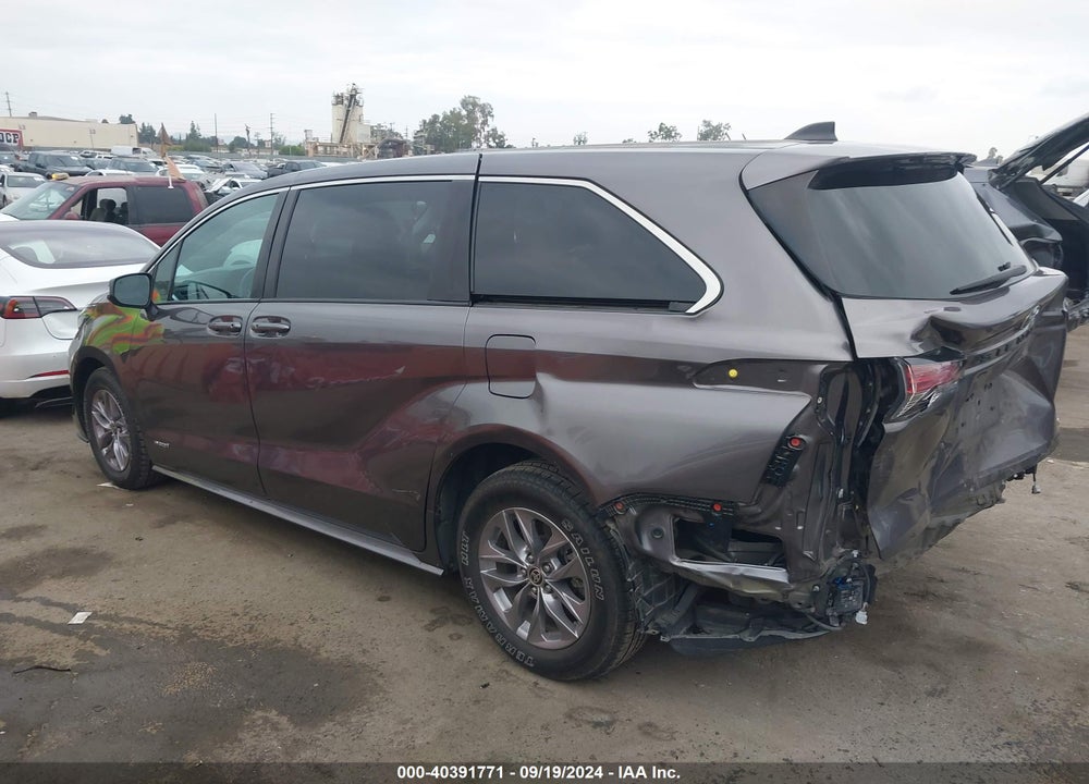 2021 TOYOTA SIENNA LE VIN: 5TDKRKEC5MS026674