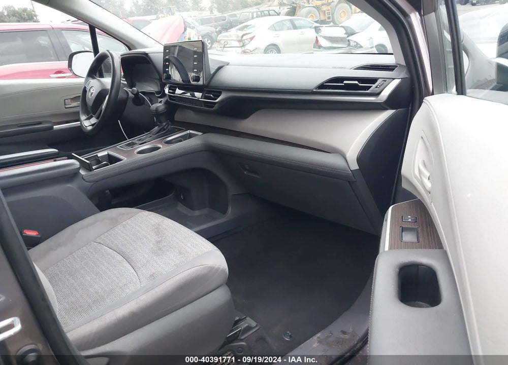 2021 TOYOTA SIENNA LE VIN: 5TDKRKEC5MS026674