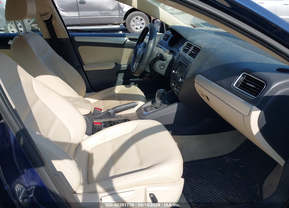 2014 VOLKSWAGEN JETTA 1.8T SE VIN: 3VWD17AJ0EM368131