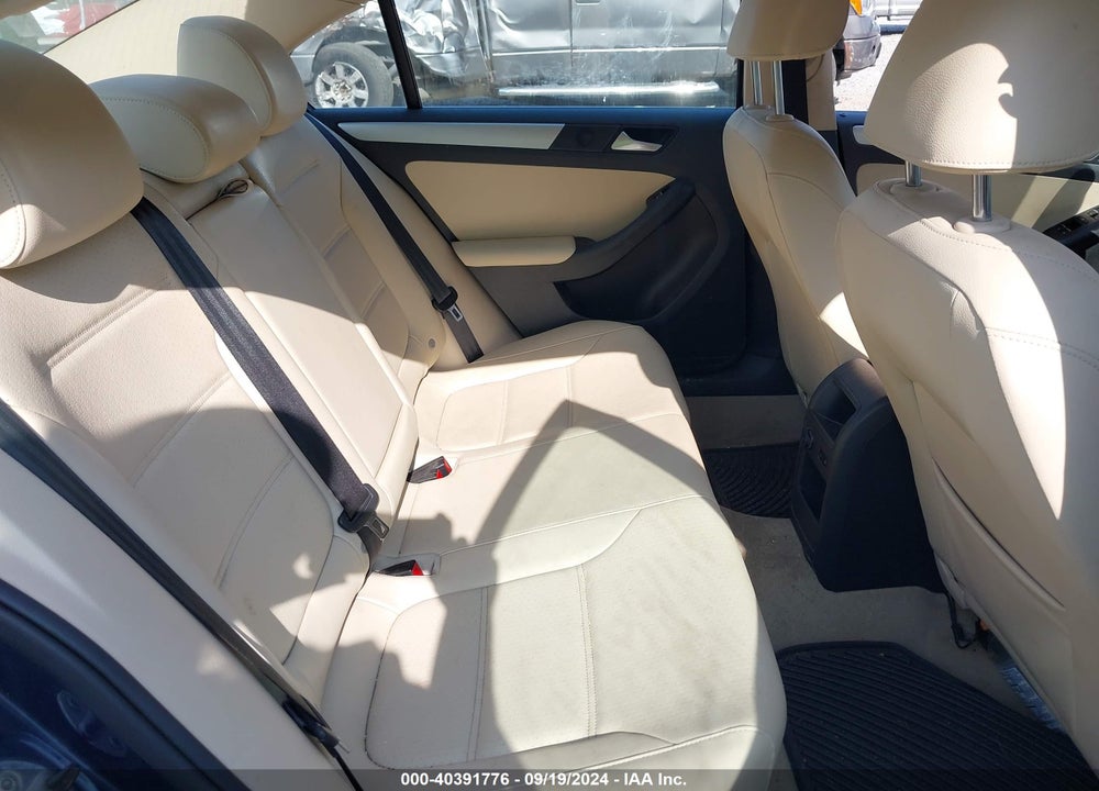 2014 VOLKSWAGEN JETTA 1.8T SE VIN: 3VWD17AJ0EM368131