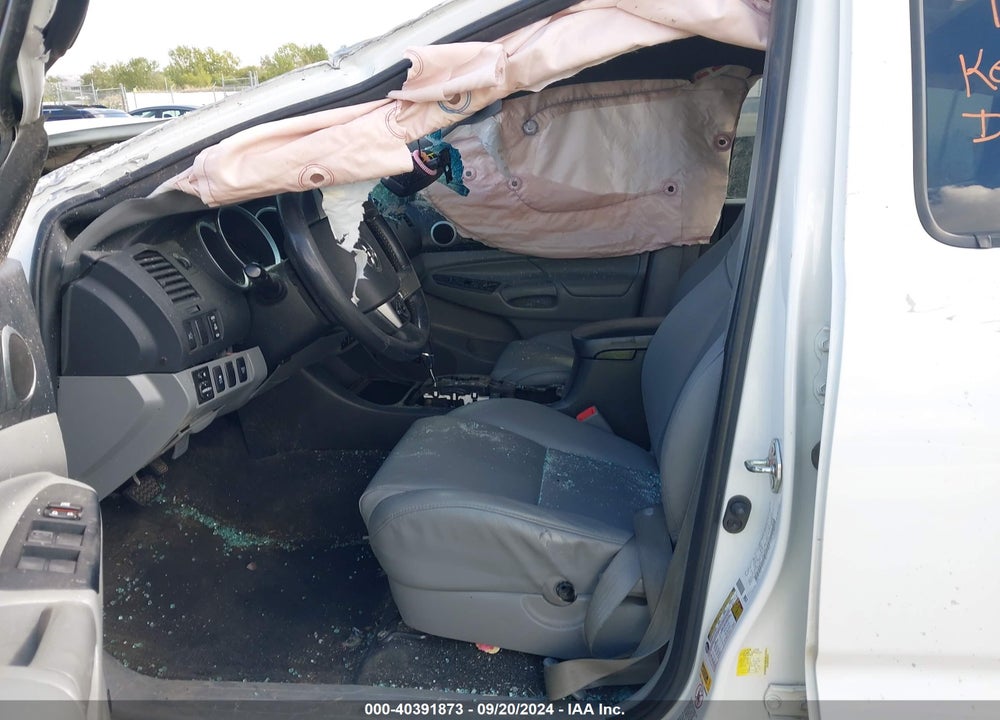 2015 TOYOTA TACOMA BASE V6 VIN: 3TMLU4EN5FM165559