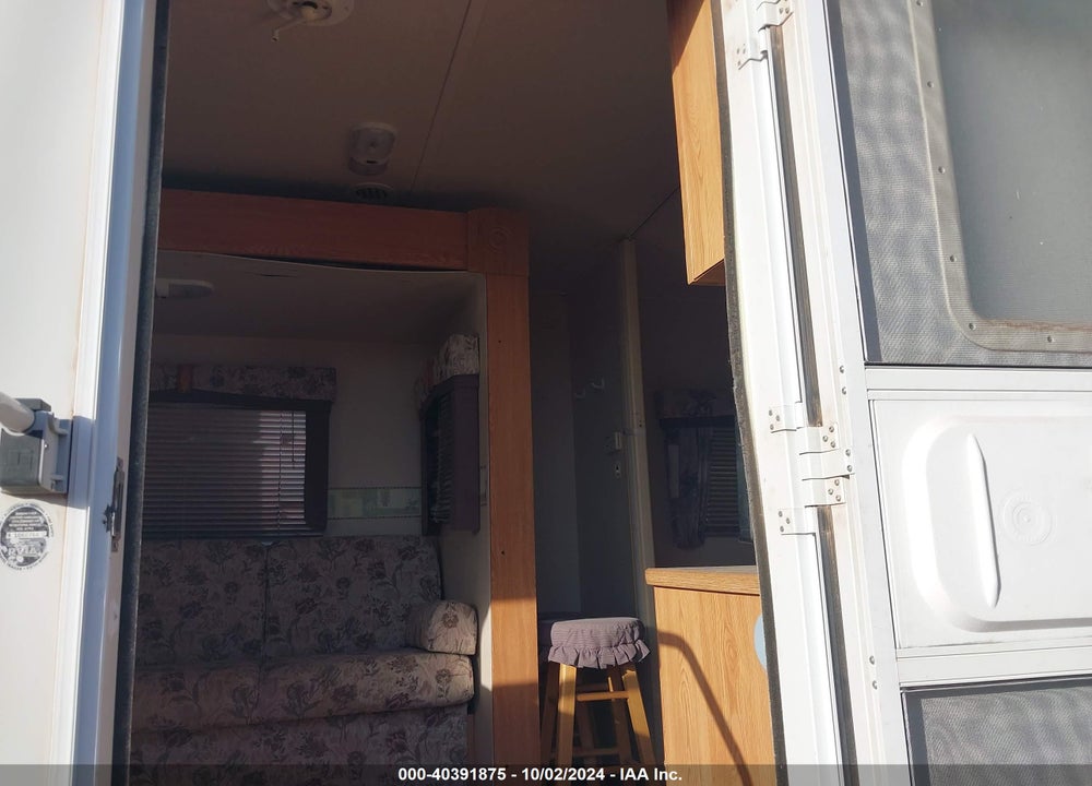2003 TRAIL BAY TRAILER VIN: 4WY200N2631056807