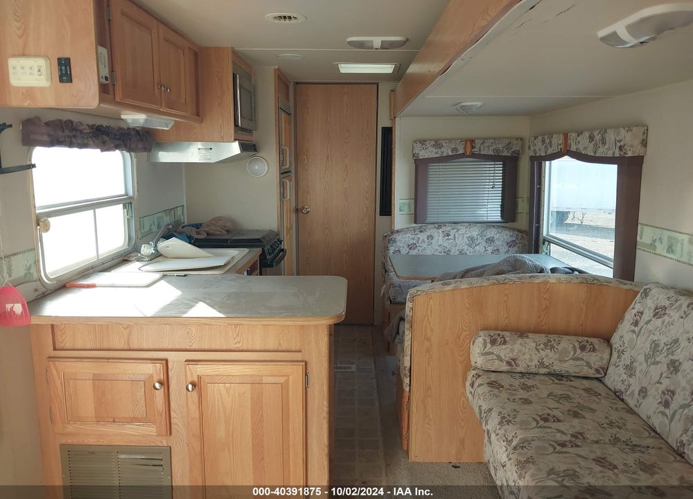 2003 TRAIL BAY TRAILER VIN: 4WY200N2631056807