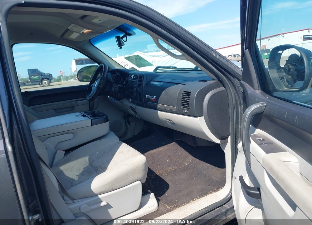 2011 CHEVROLET SILVERADO 1500 LT VIN: 1GCRKSE35BZ197732