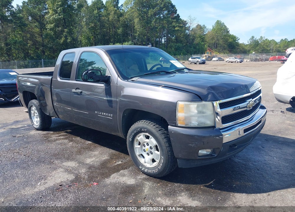 2011 CHEVROLET SILVERADO 1500 LT VIN: 1GCRKSE35BZ197732