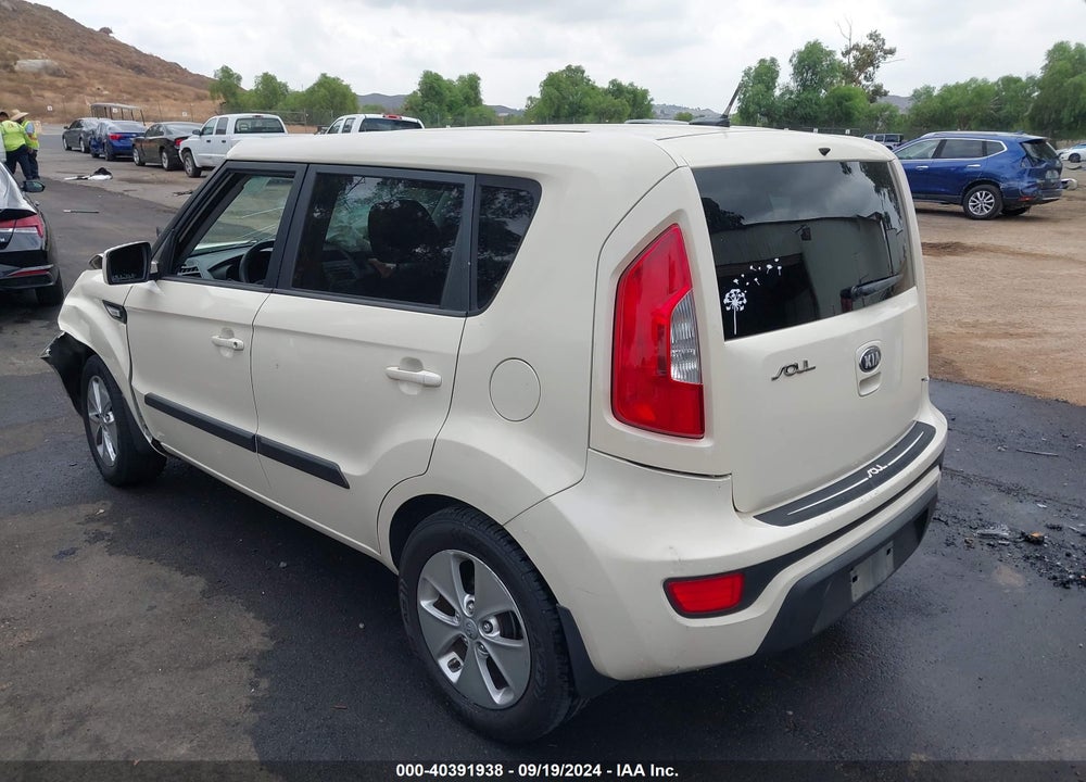 2013 KIA SOUL VIN: KNDJT2A57D7557924