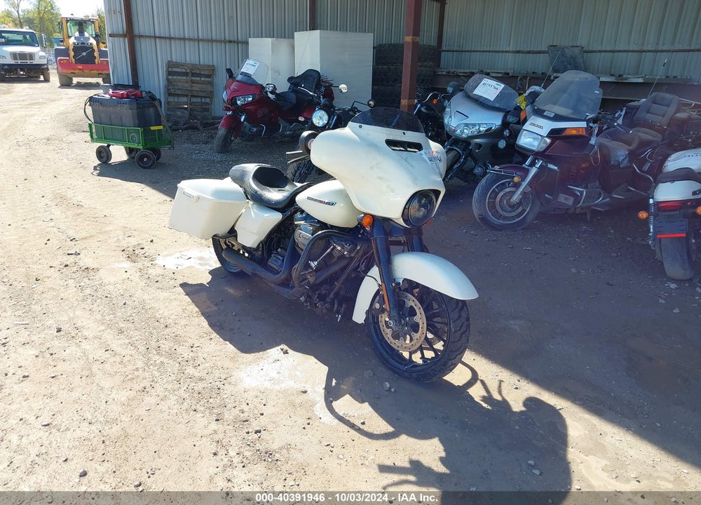 2018 HARLEY-DAVIDSON FLHXS STREET GLIDE SPECIAL VIN: 1HD1KRC15JB623836