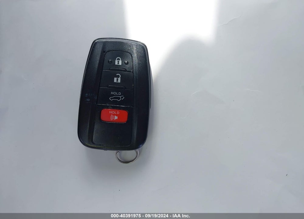 2019 TOYOTA RAV4 XLE VIN: JTMP1RFV8KD022942