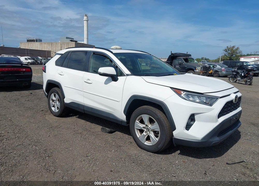 2019 TOYOTA RAV4 XLE VIN: JTMP1RFV8KD022942