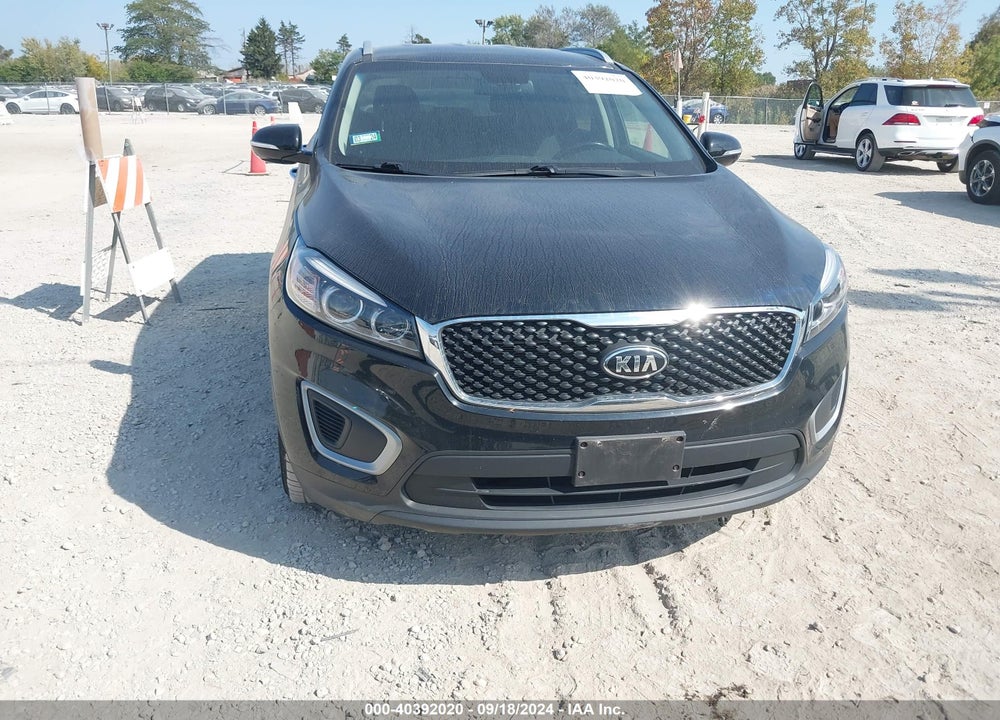 2018 KIA SORENTO 2.4L LX VIN: 5XYPG4A33JG349577