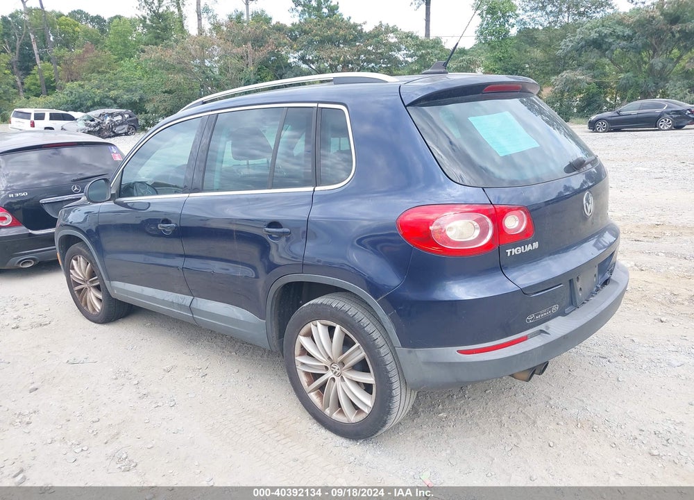 2011 VOLKSWAGEN TIGUAN SEL VIN: WVGBV7AX7BW516480