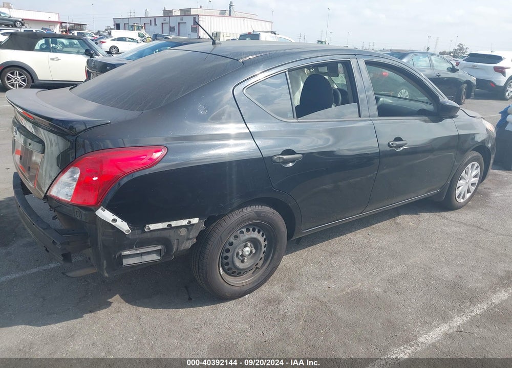 2018 NISSAN VERSA 1.6 S+ VIN: 3N1CN7AP5JL820102