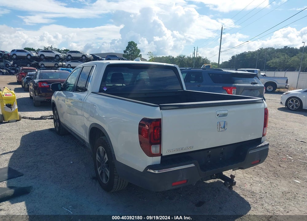 2017 HONDA RIDGELINE RTL VIN: 5FPYK2F58HB011487