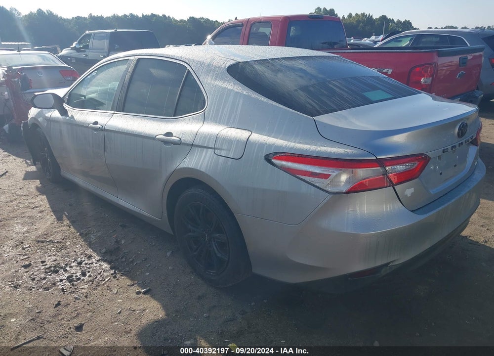 2018 TOYOTA CAMRY LE VIN: 4T1B11HK9JU580744