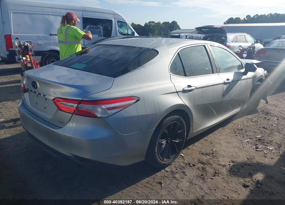 2018 TOYOTA CAMRY LE VIN: 4T1B11HK9JU580744