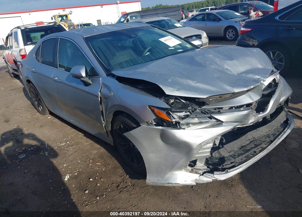 2018 TOYOTA CAMRY LE VIN: 4T1B11HK9JU580744