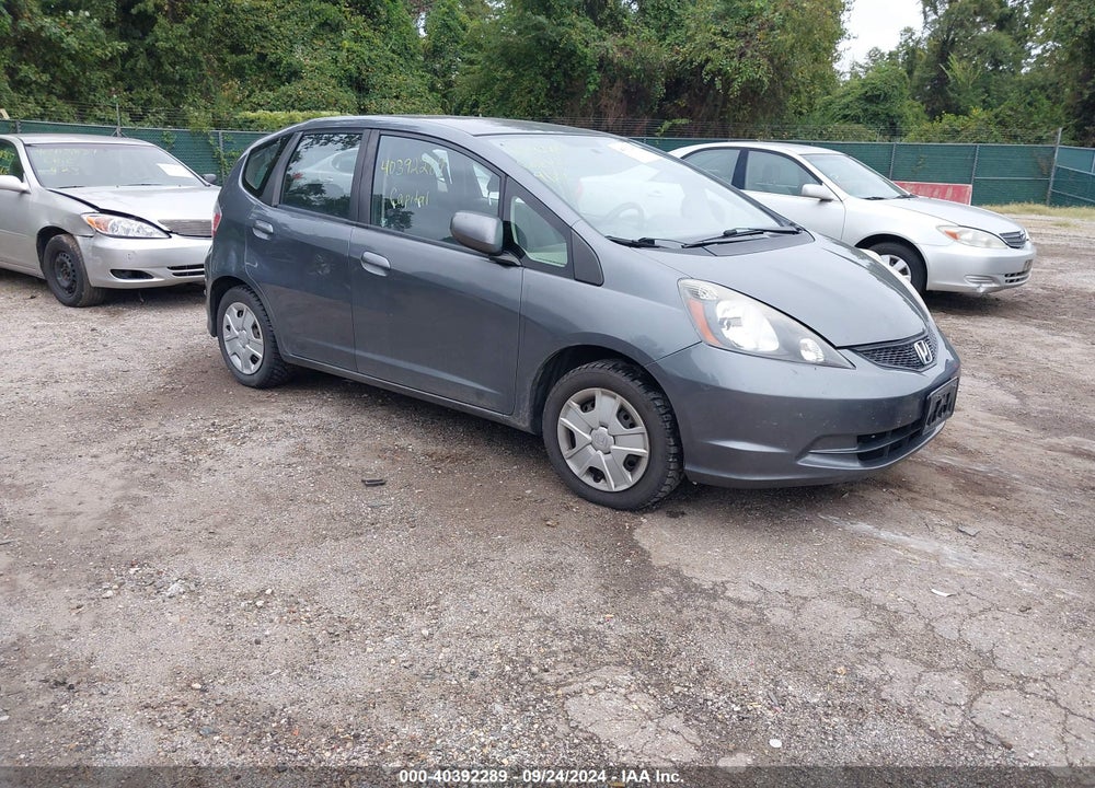 2013 HONDA FIT VIN: JHMGE8H35DC013732