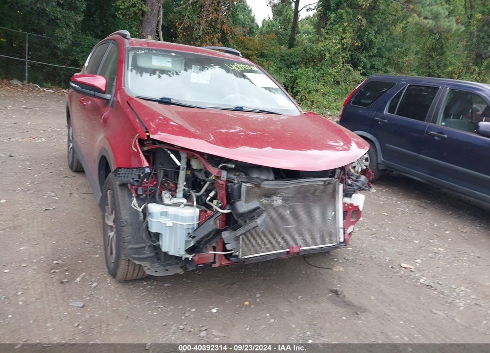 2018 TOYOTA RAV4 XLE VIN: JTMRFREV8JD233827