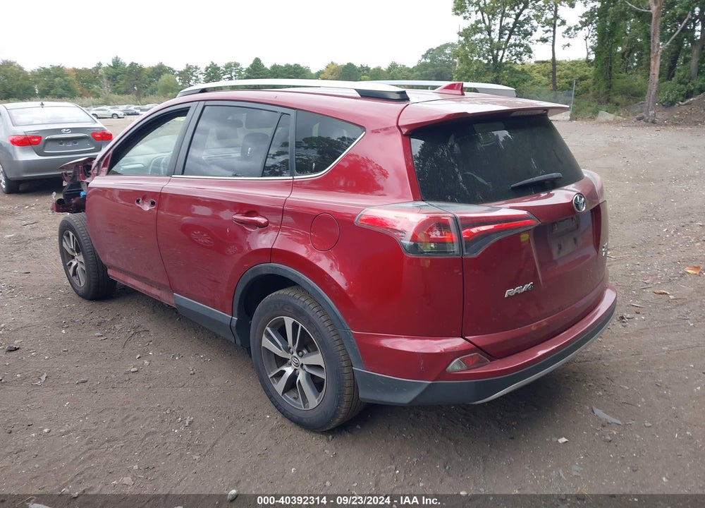 2018 TOYOTA RAV4 XLE VIN: JTMRFREV8JD233827