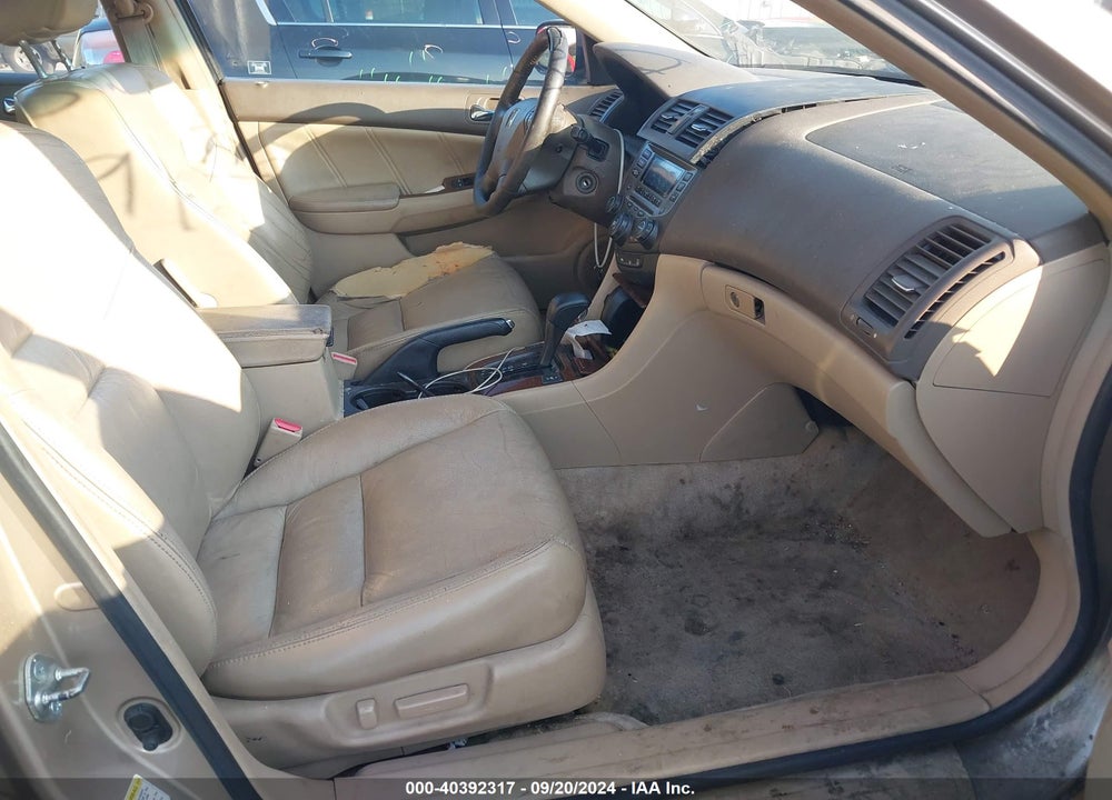 2006 HONDA ACCORD 3.0 EX VIN: 1HGCM66516A061093