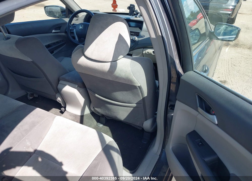 2008 HONDA ACCORD 2.4 LX-P VIN: 1HGCP26478A132095
