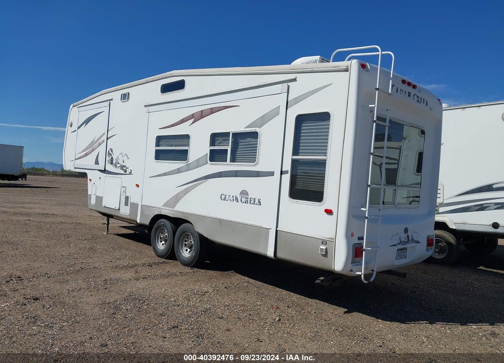 2004 CEDAR CREEK 5TH WHEEL TRAVEL TRAILER VIN: 4X4FCRF2X4P189438