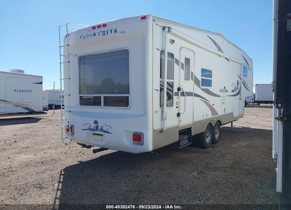 2004 CEDAR CREEK 5TH WHEEL TRAVEL TRAILER VIN: 4X4FCRF2X4P189438