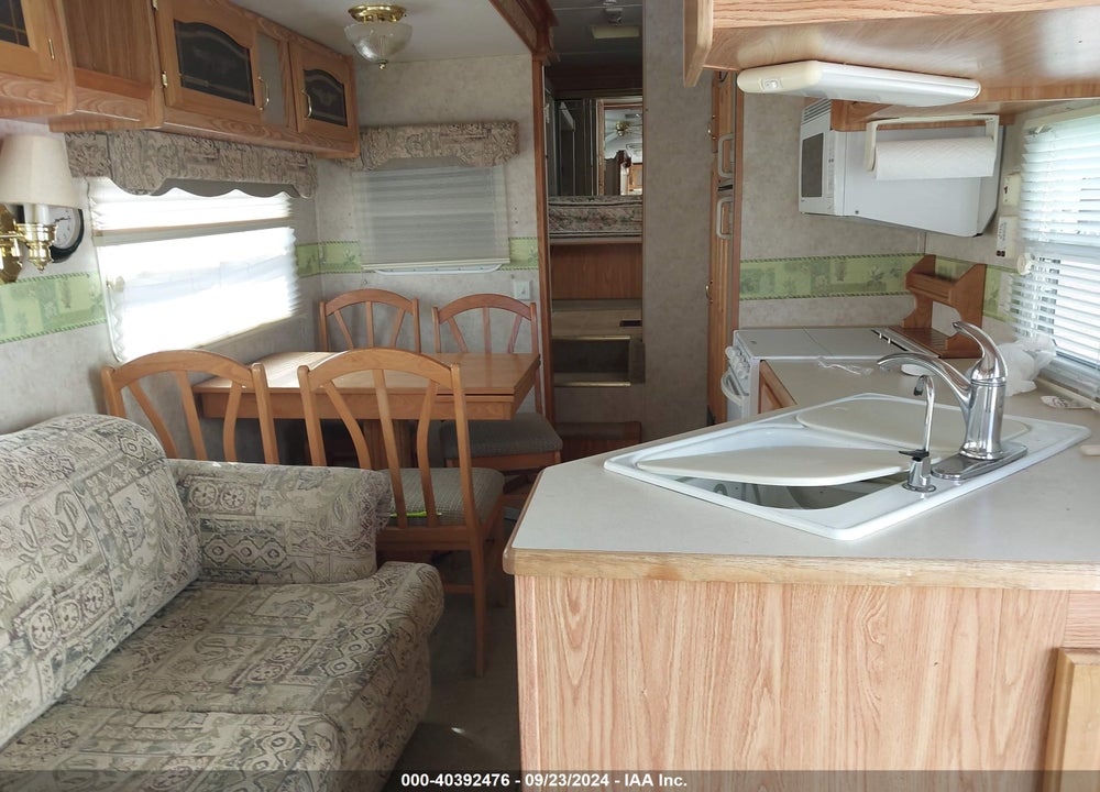 2004 CEDAR CREEK 5TH WHEEL TRAVEL TRAILER VIN: 4X4FCRF2X4P189438
