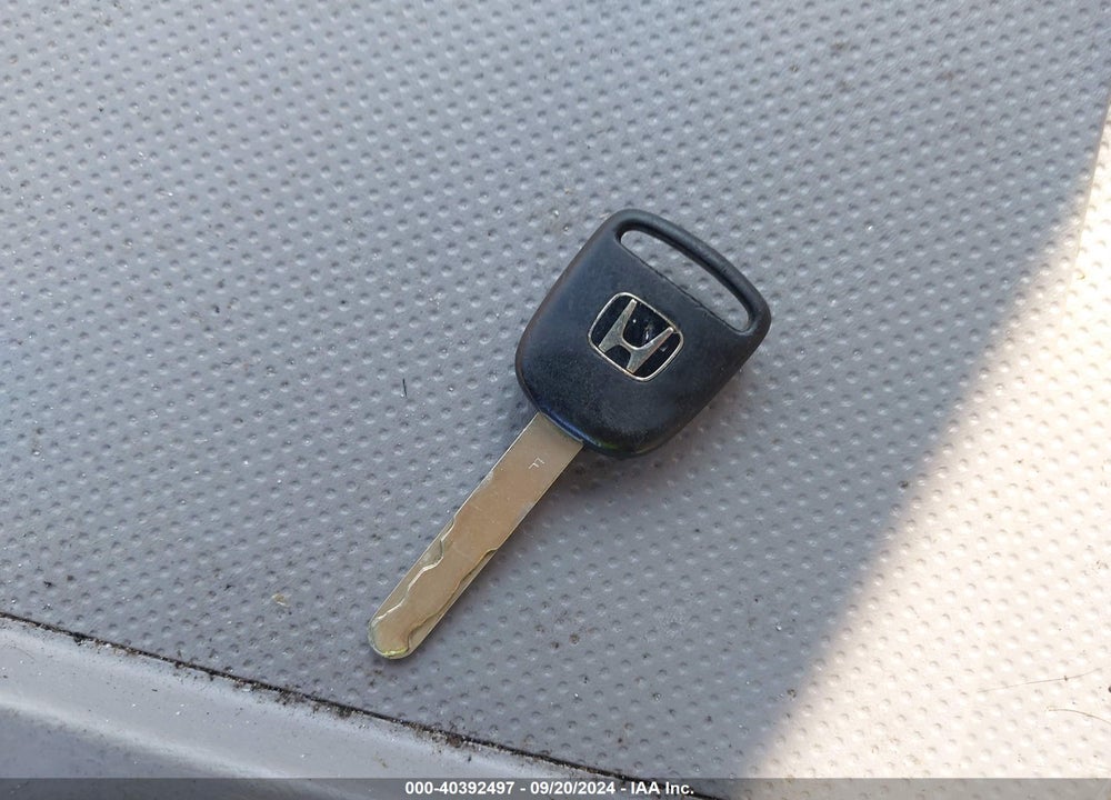 2004 HONDA ODYSSEY EX VIN: 5FNRL18884B110171