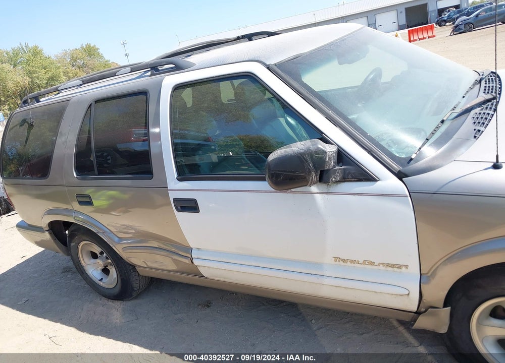 2001 CHEVROLET BLAZER TRAILBLAZER VIN: 1GNCS13W712158684